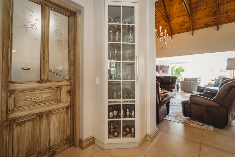 3 Bedroom Property for Sale in Kraaibosch Manor Western Cape
